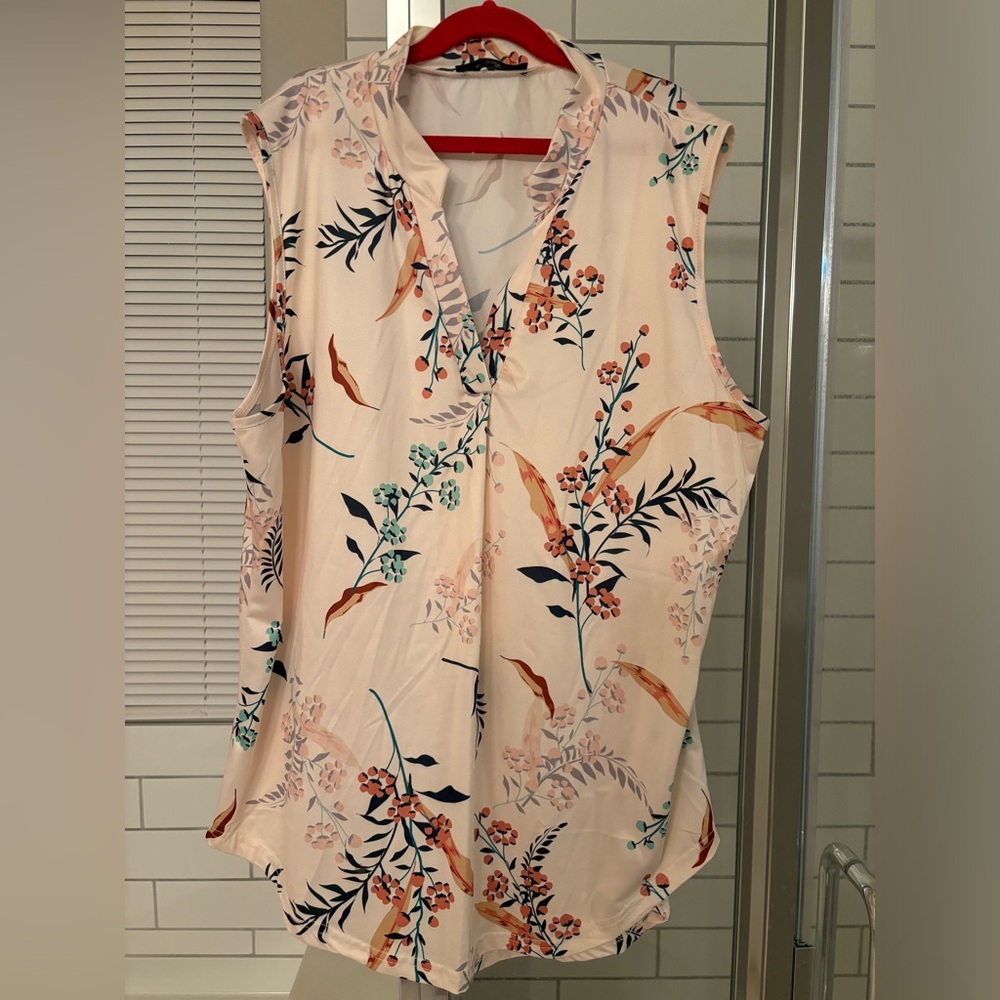 Love U Dear floral sleeveless blouse